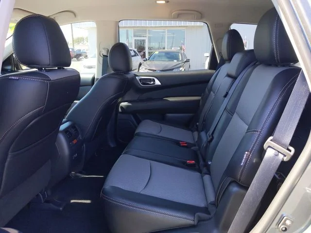 Used 2019 Gray Nissan SV image 29