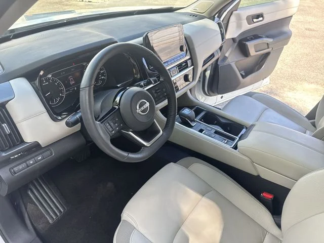 Used 2024 White Nissan SL image 18