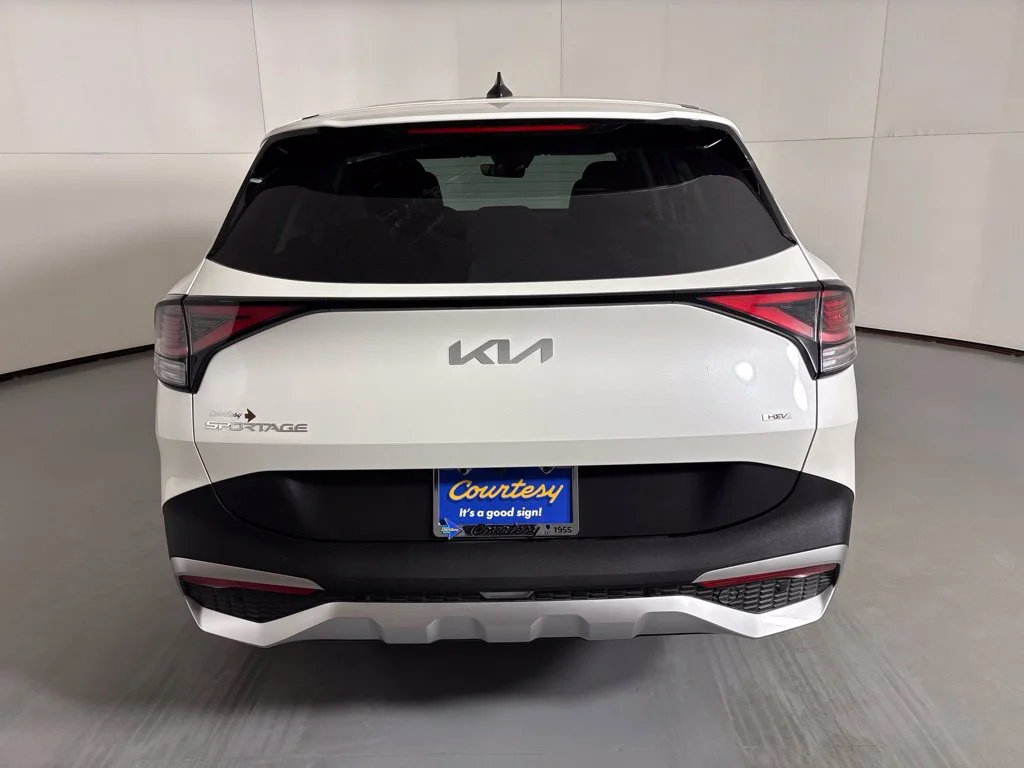 Used 2023 White Kia LX image 7
