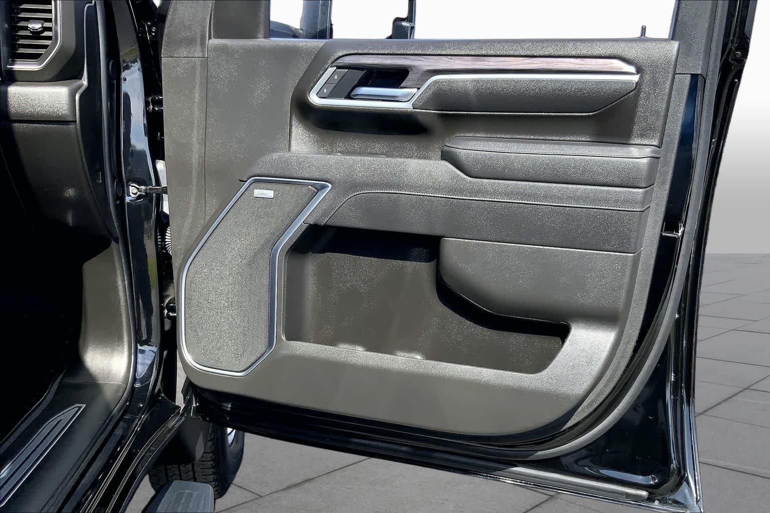 Used 2026 Black Chevrolet LTZ image 23