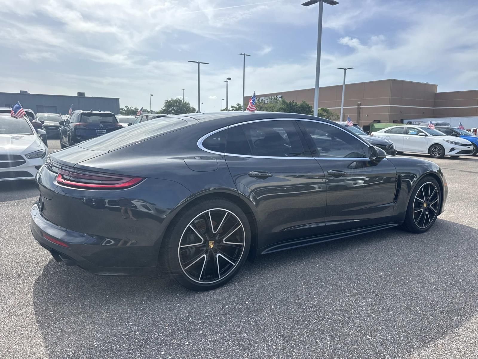 Used 2018  Porsche 4S image 5