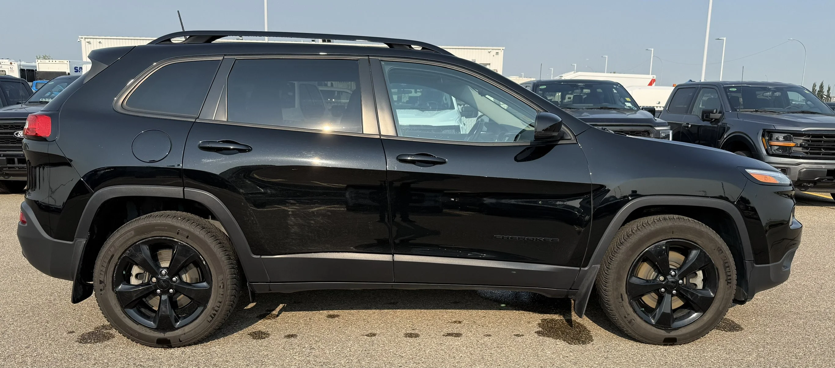 Used 2018 Diamond Black Crystal Pearl Jeep LIMITED **New Arrival** image 6