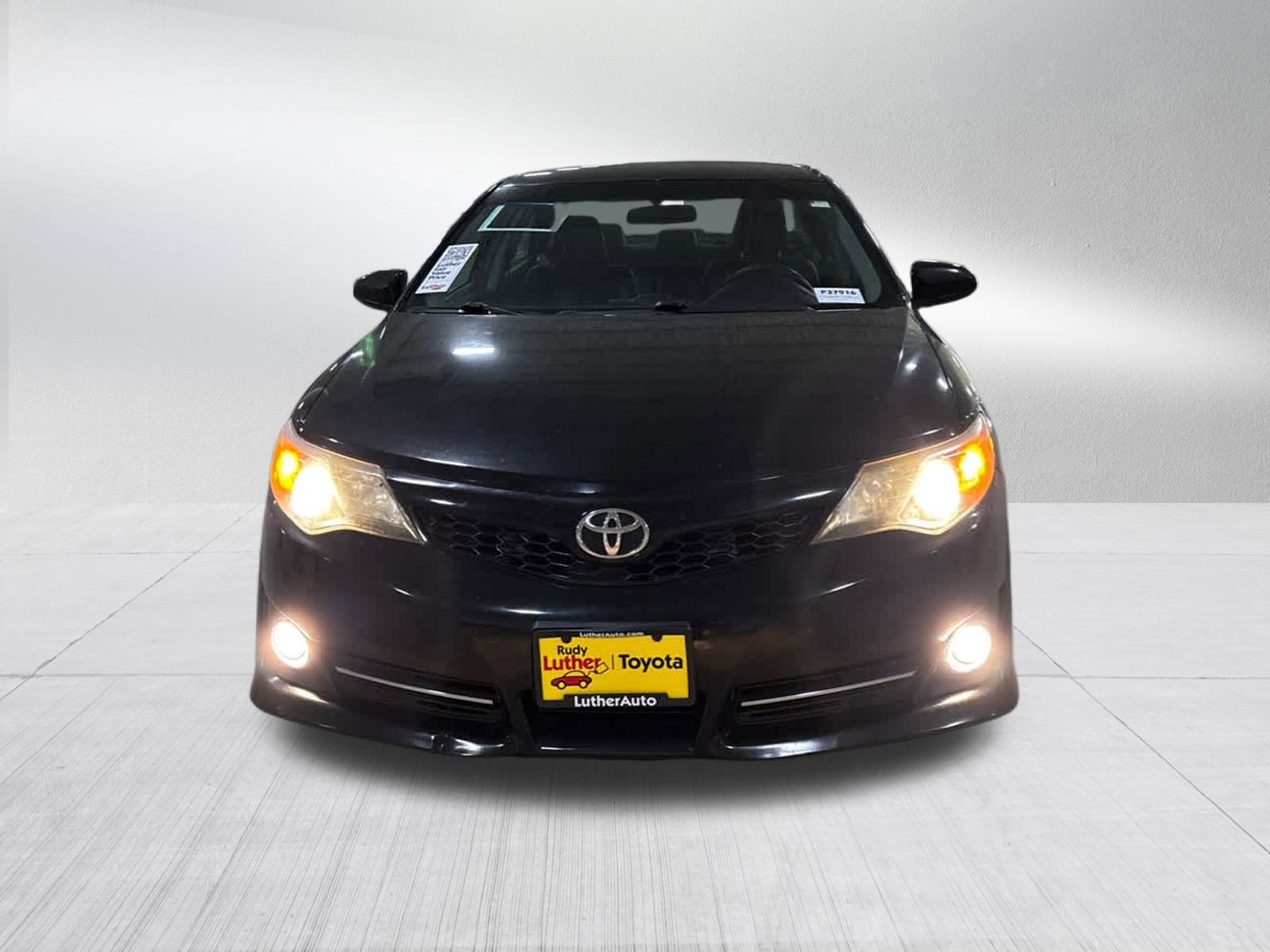 Used 2013 Toyota Camry SE with VIN 4T1BF1FK9DU213027 for sale in Golden Valley, MN
