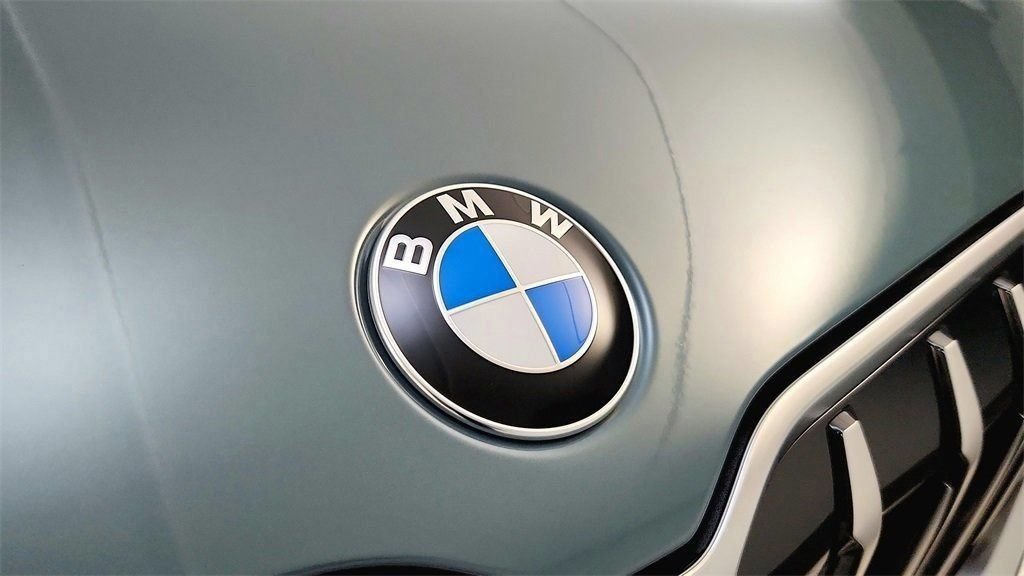 Used 2026 Cape York Green Metallic BMW xDrive28i image 36