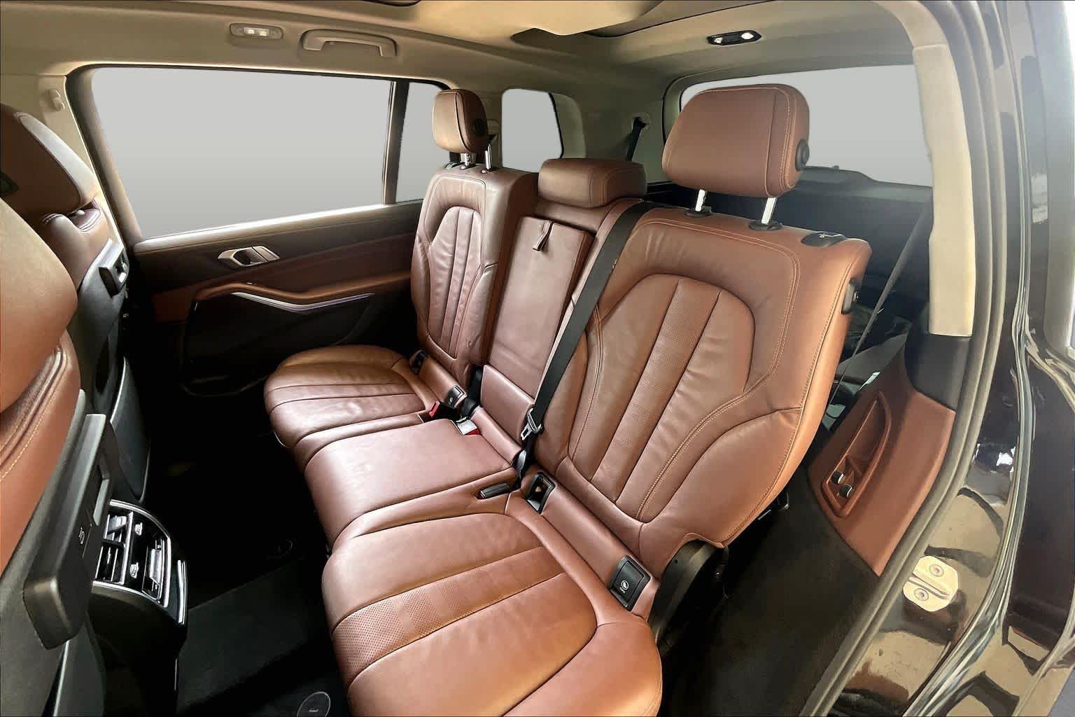 Used 2021 Jet Black BMW xDrive40i image 19