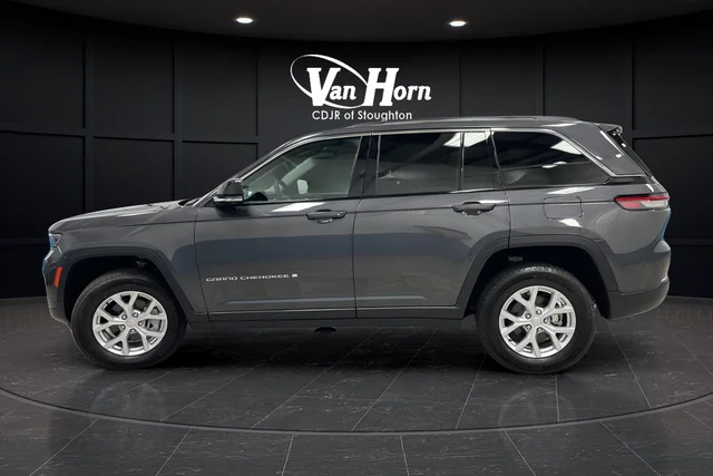 Used 2023 Gray Metallic Jeep Limited image 4