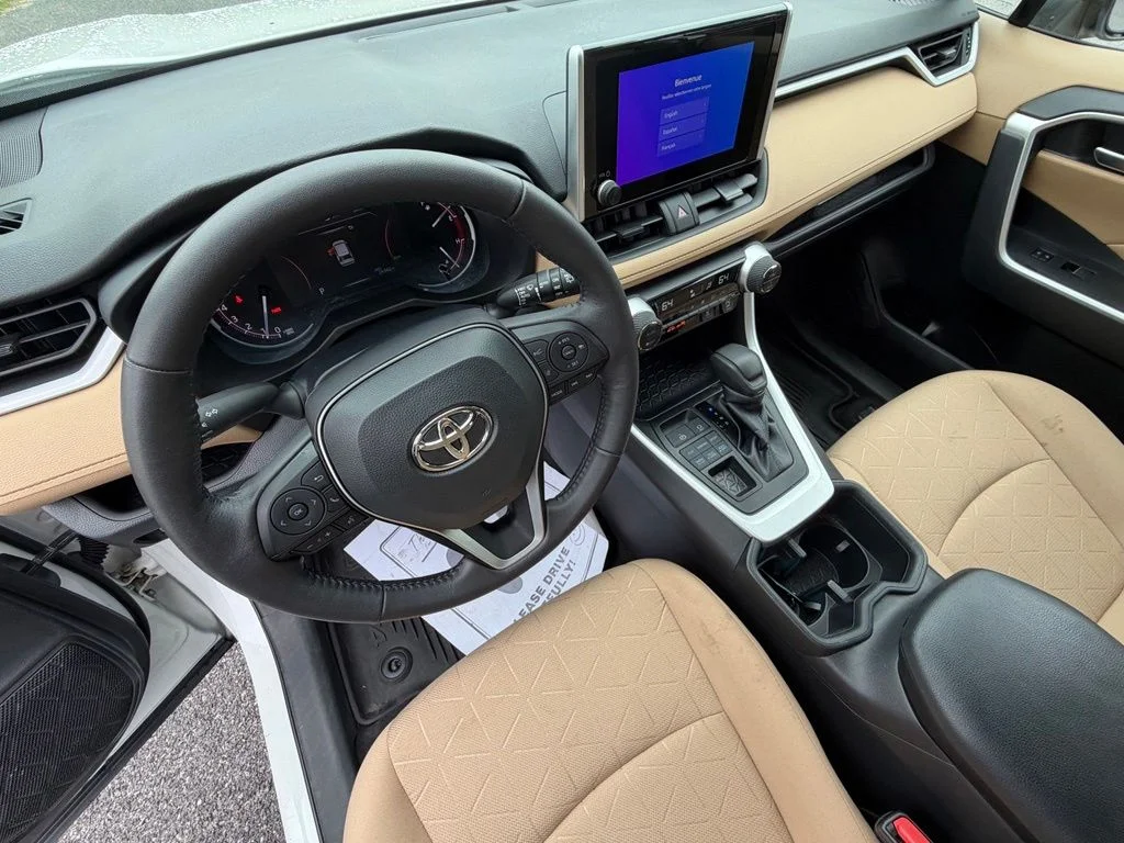 Used 2023 White Toyota XLE image 13