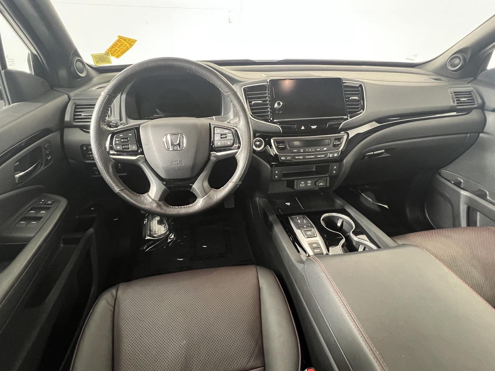 Used 2025 Platinum White Pearl Honda AWD BLACK EDITION image 21