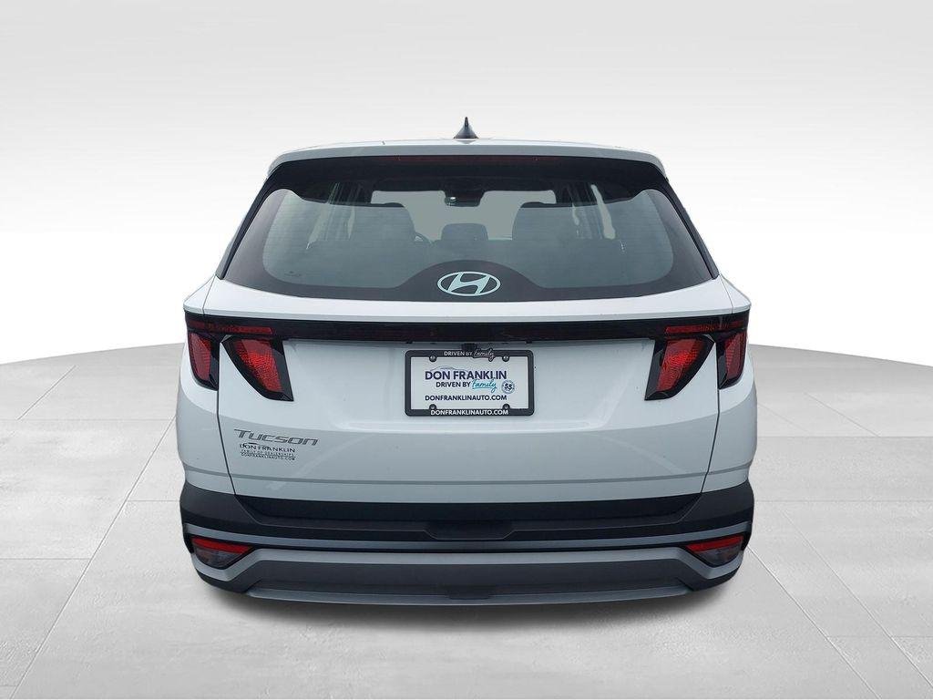 New 2026 White Hyundai SE FWD image 4