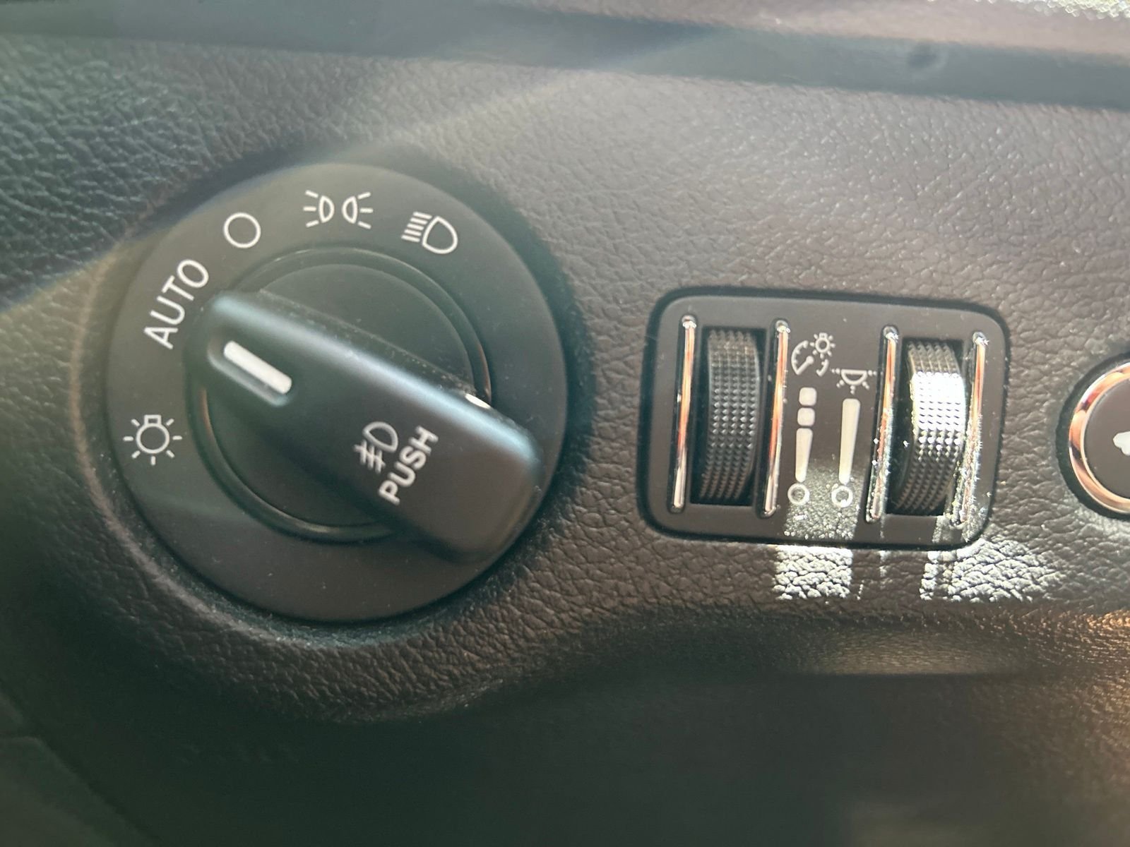 Used 2019 Black Dodge R/T Scat Pack image 25