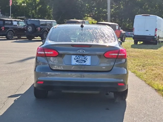 Used 2018 Gray Ford SE image 12