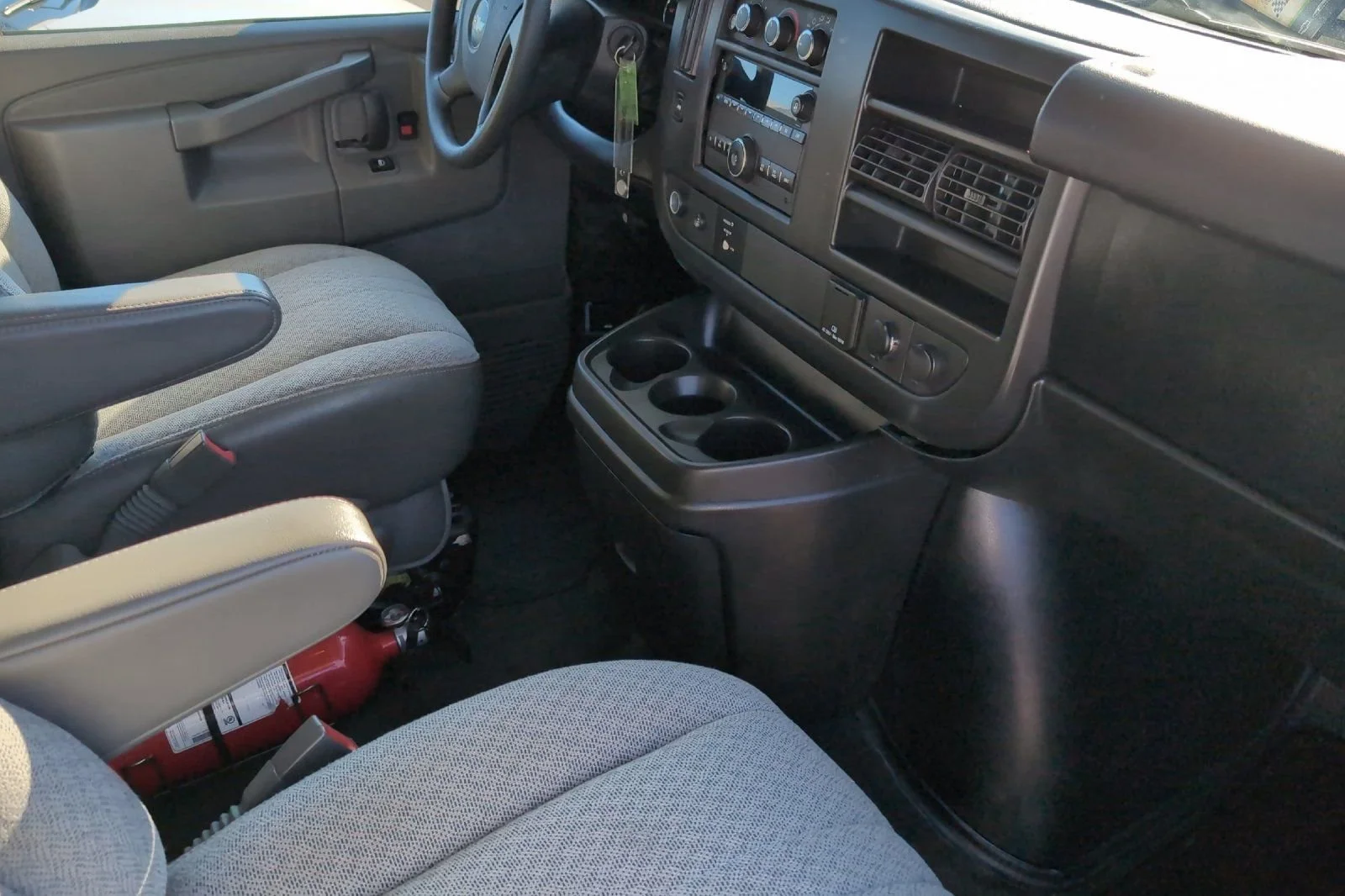 Used 2017 SUMMIT WHITE Chevrolet LT image 18