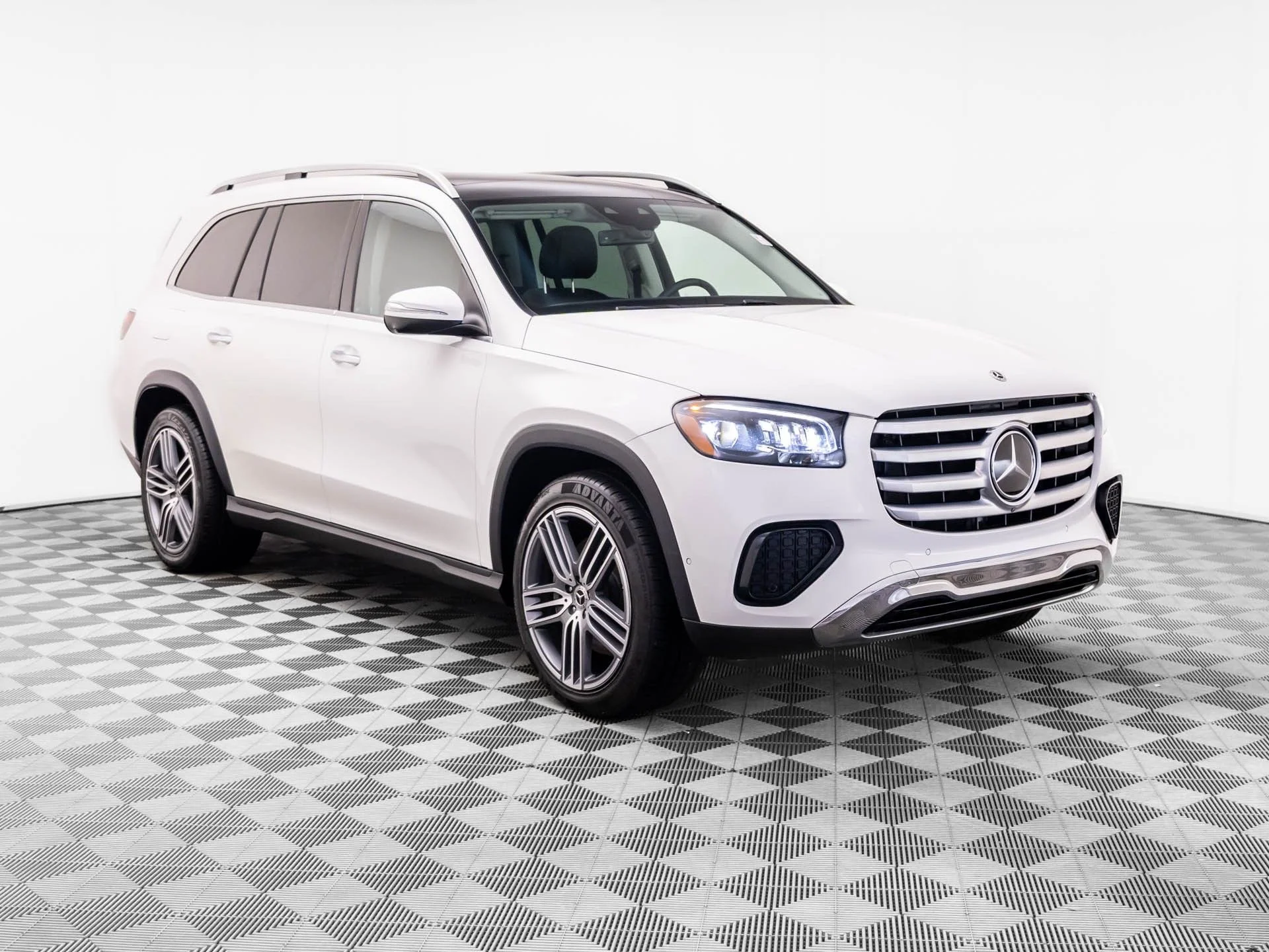 Used 2024 White Mercedes-Benz GLS 450 image 7