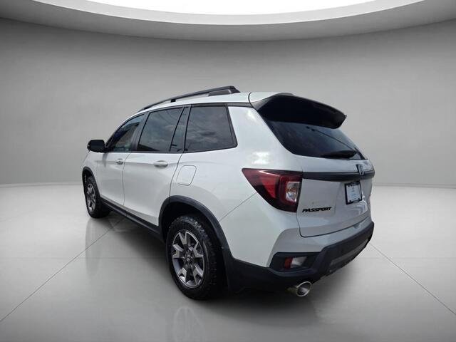 Used 2023 Platinum White Pearl Honda TrailSport image 3