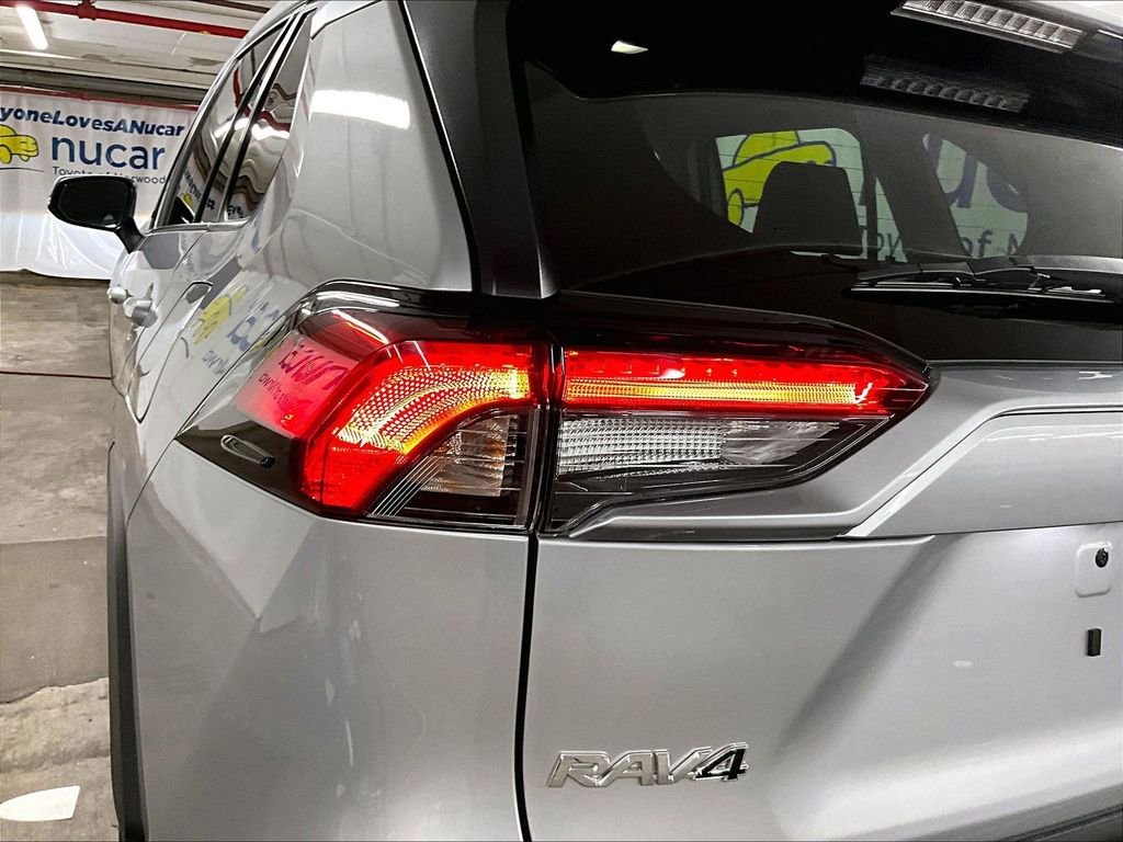 Certified Used 2025 Silver Toyota XLE image 31