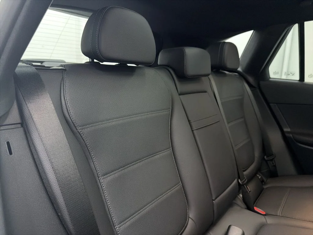 Used 2026 White Mercedes-Benz GLC 300 image 25