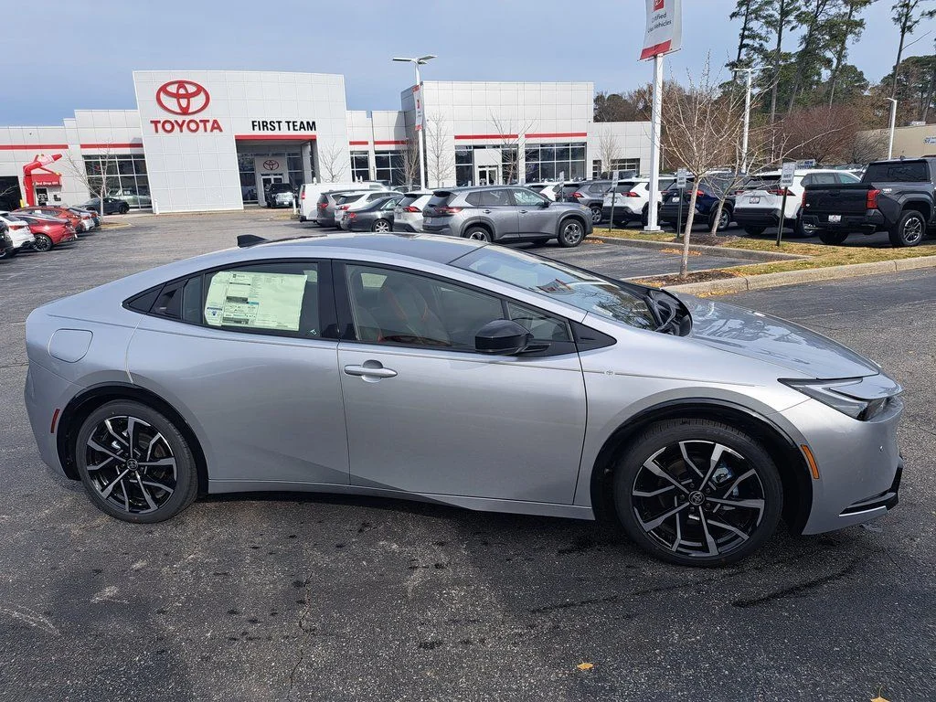 2026 Toyota Prius Plug-in Hybrid XSE - Photo 5