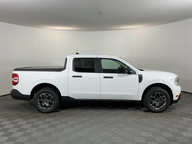 Used 2022 White Ford XLT image 4