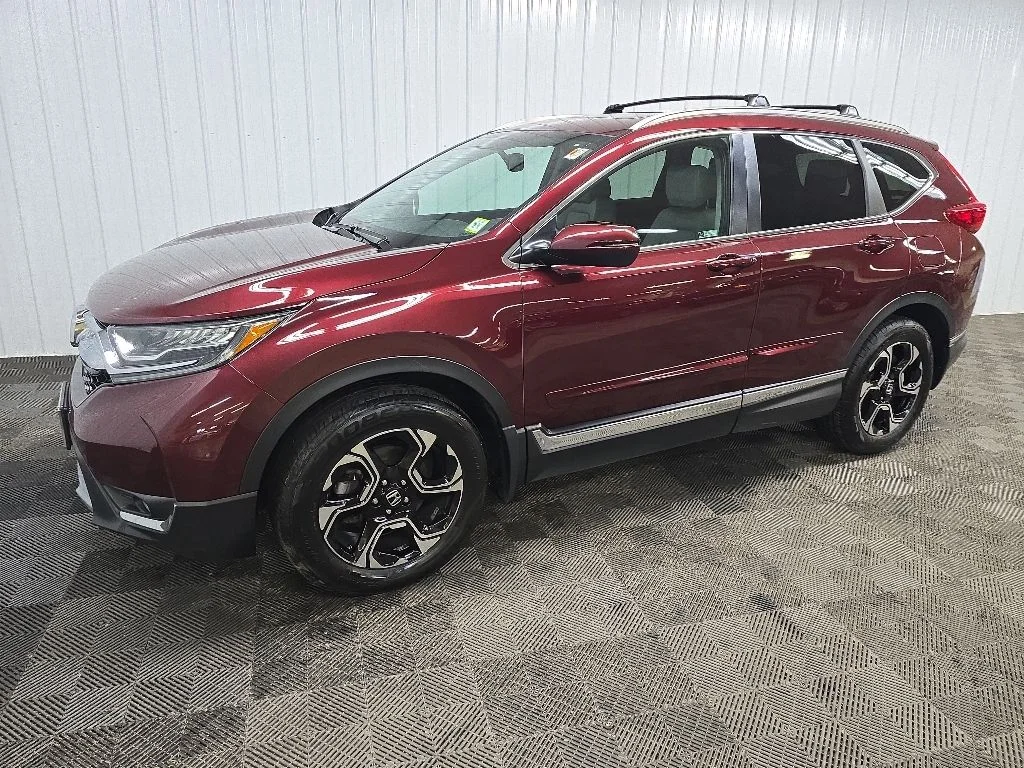 Used 2018 Basque Red Pearl II Honda Touring image 6