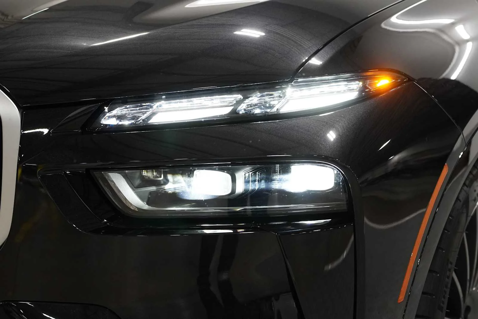 New 2026 Black Sapphire Metallic BMW ALPINA XB7 image 6