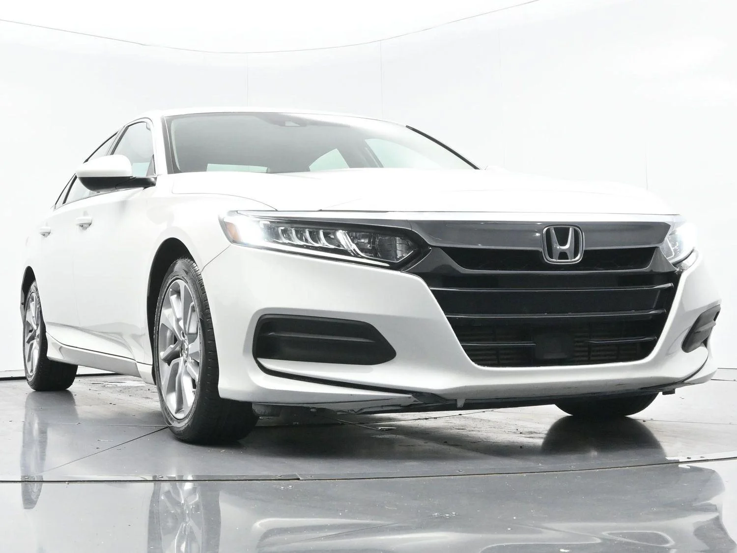 Used 2020 Platinum White Pearl Honda LX image 42