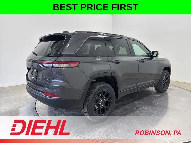 New 2026 Baltic Gray Metallic Clear-Coat Exterior Paint Jeep Laredo Altitude image 7