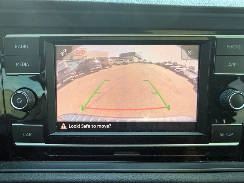 Used 2019  Volkswagen 1.4T SE image 9