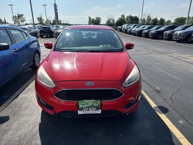 Used 2016 Race Red Ford SE image 2