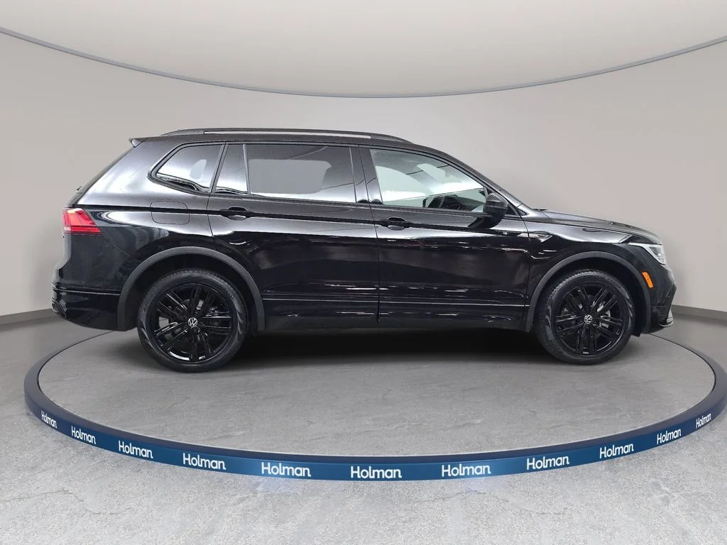 Used 2022 Deep Black Volkswagen 2.0T SE R-Line Black image 5
