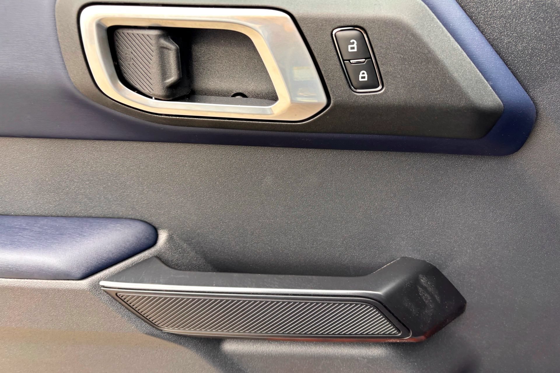 New 2025 Azure Gray Metallic Tri-Coat Ford Raptor image 18