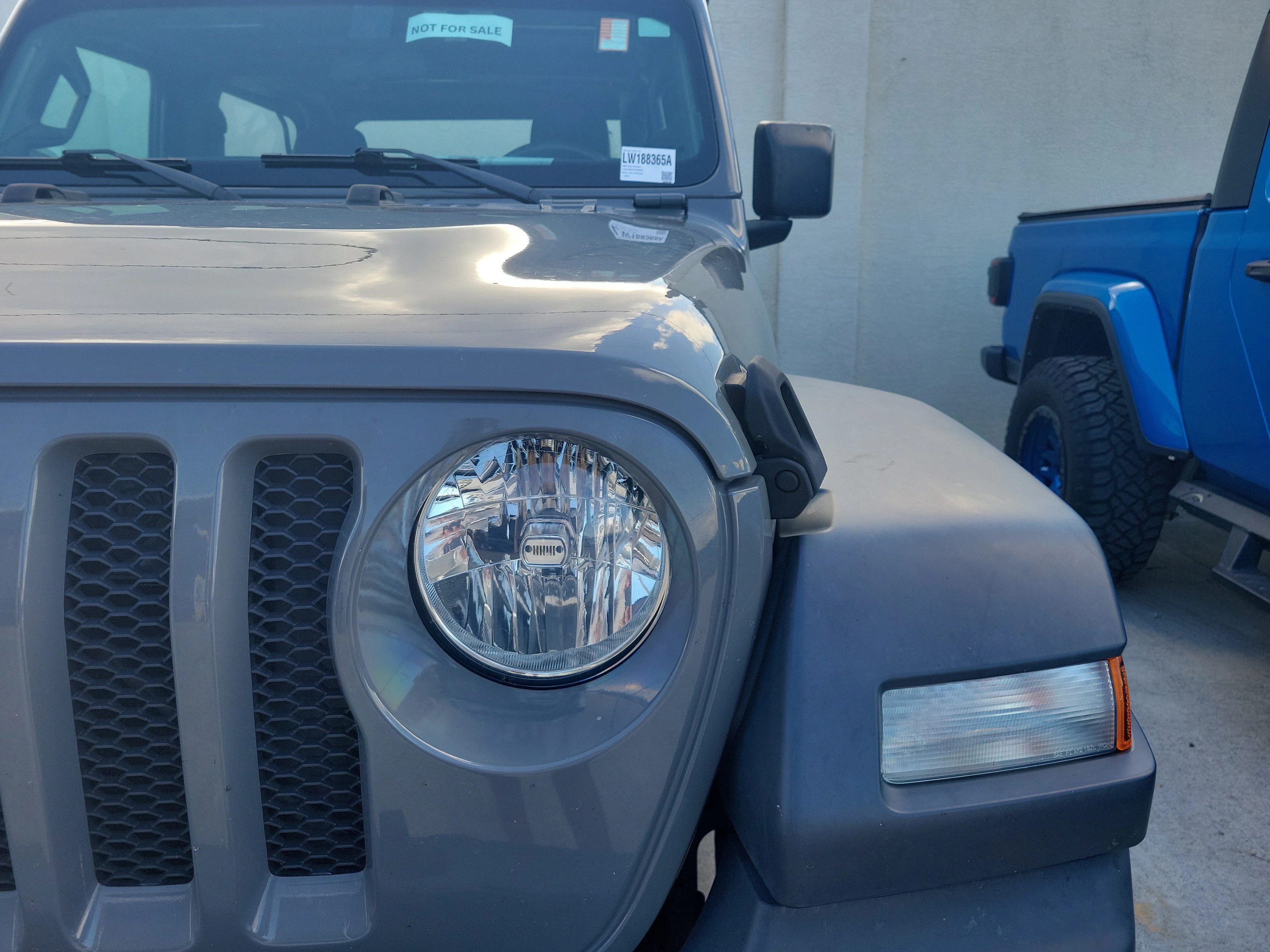 Used 2020 Sting-Gray Clearcoat Jeep Sport image 4
