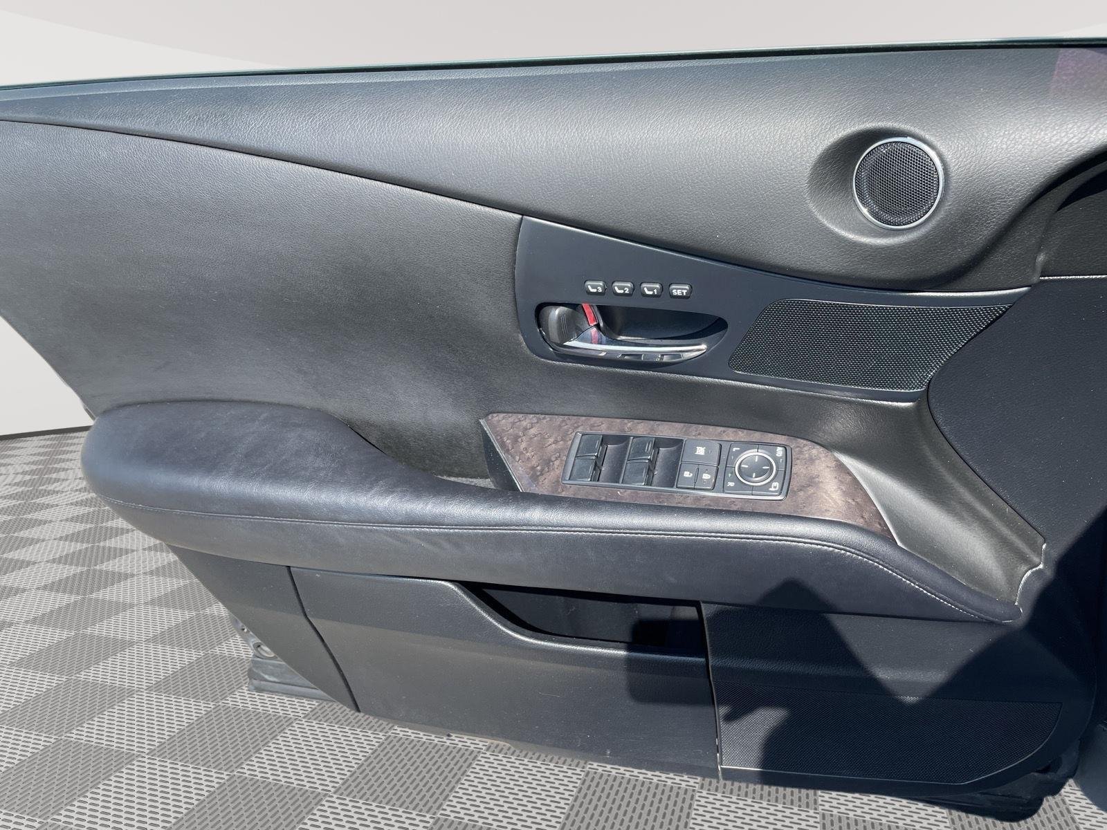 Used 2014 Nebula Gray Pearl Lexus Base image 7