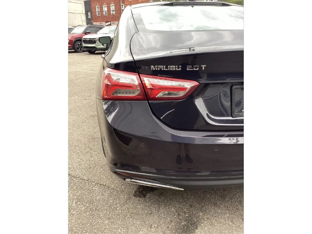 Used 2022 DARK ASH METALLIC Chevrolet Premier image 32