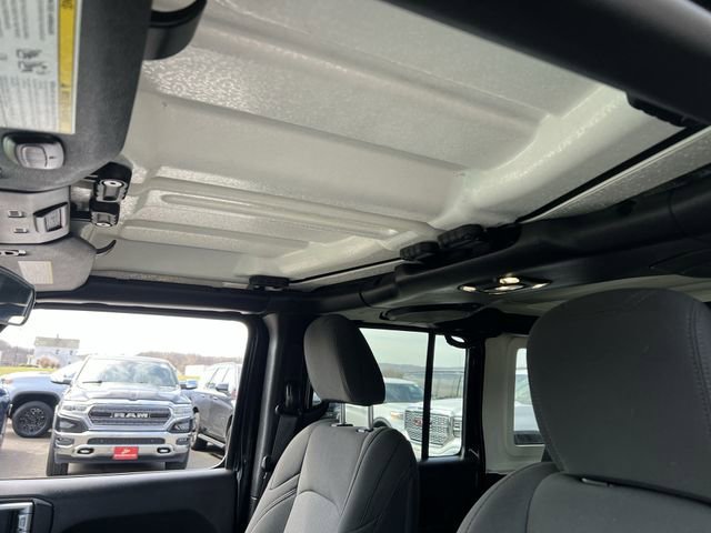 Used 2023 Black Jeep 4x4 image 18