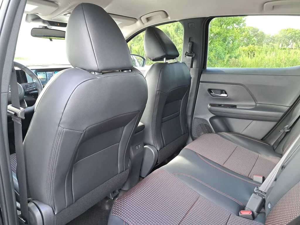 2026 Nissan KICKS SR - Photo 11
