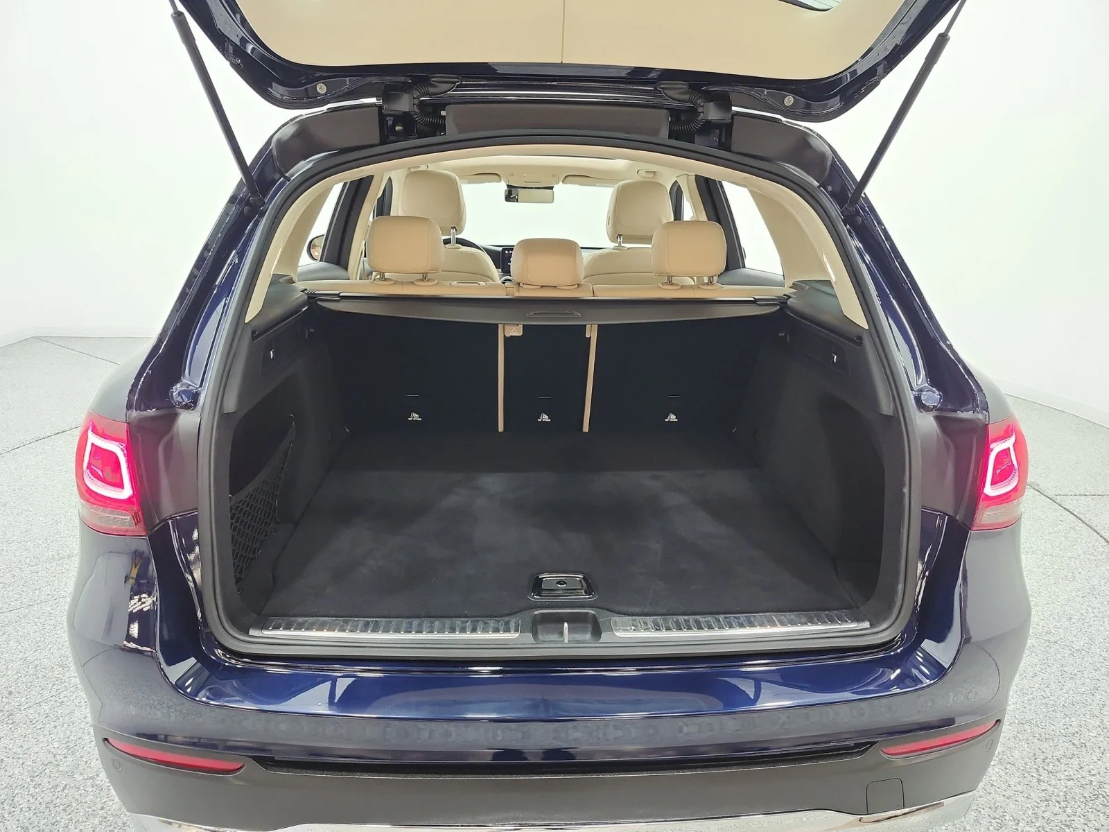 Used 2022 Lunar Blue Metallic Mercedes-Benz GLC 300 4MATIC® SUV image 19