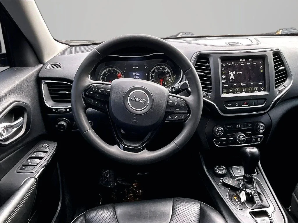 Used 2023 Black Jeep Altitude image 6