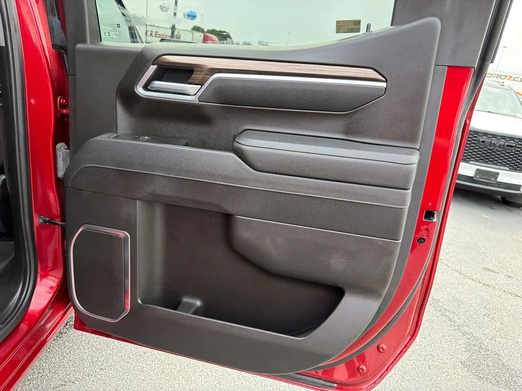 Used 2025 Red Chevrolet RST image 16