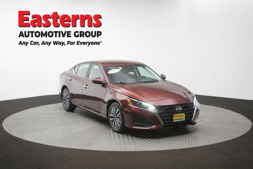 Used 2023 Red Nissan 2.5 SV image 49