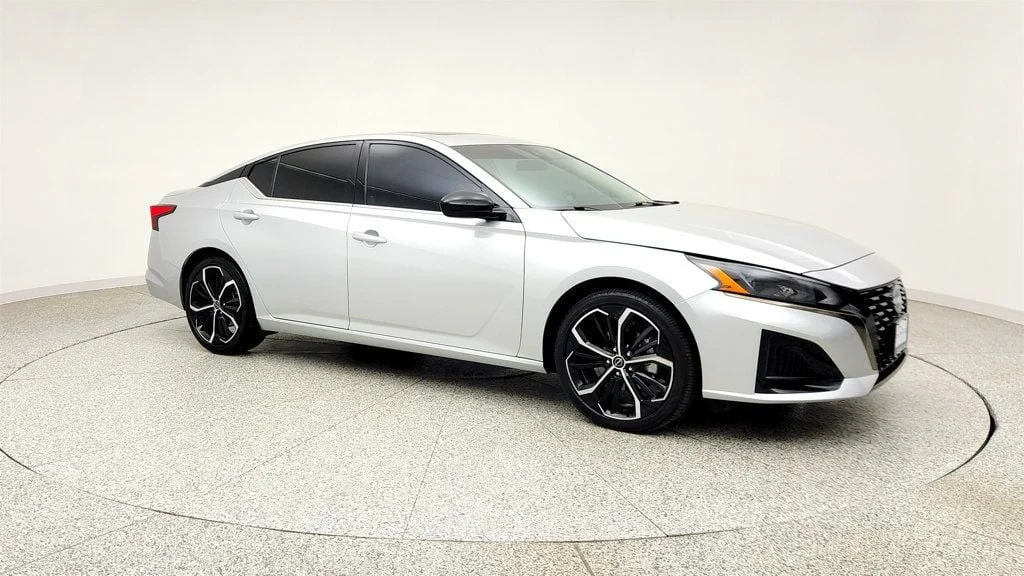 Used 2024 Brilliant Silver Metallic Nissan 2.5 SR Sedan w/ Premium Pkg feat. Moonroof image 3
