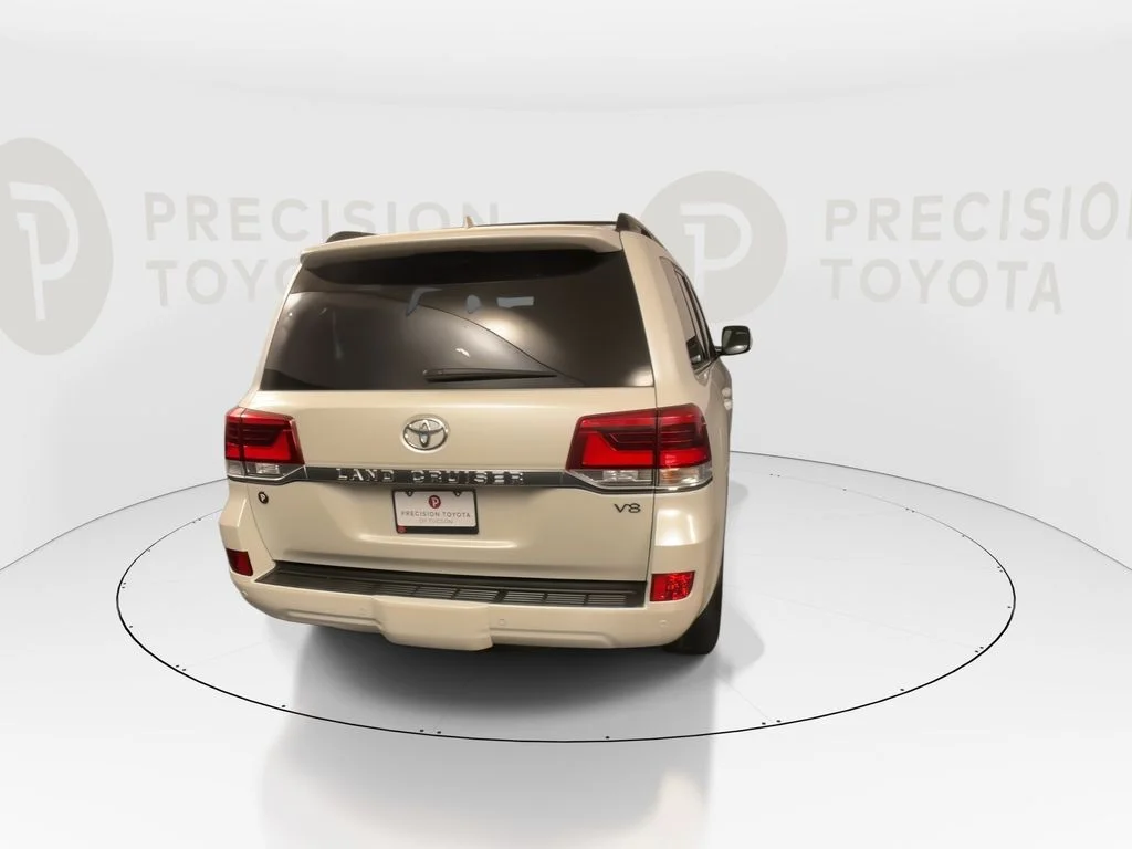 Used 2019 Blizzard Pearl Toyota Base image 17