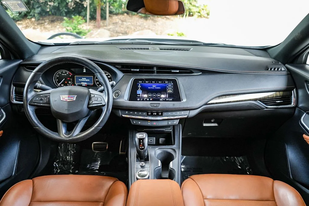 Used 2019 White Cadillac Sport image 13