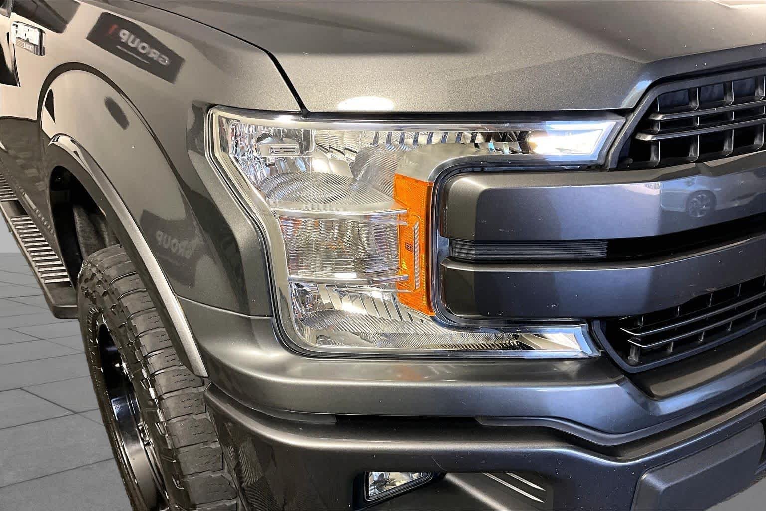 Used 2018 Magnetic Ford LARIAT image 26