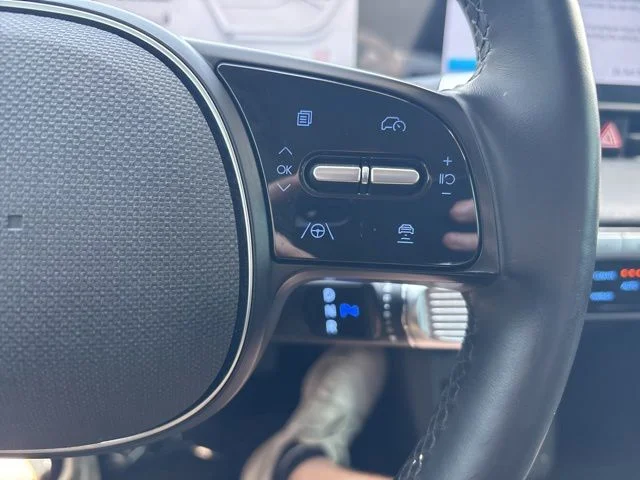 Used 2023 Abyss Black Hyundai SEL image 19