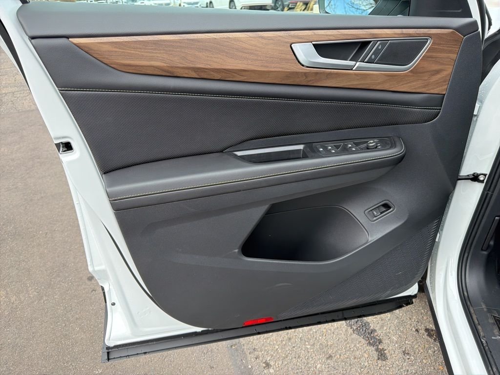 New 2026 Opal White Pearl Volkswagen SE w/Technology image 10