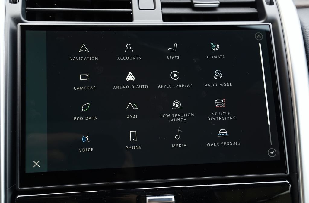 New 2026 Santorini Black Land Rover Dynamic SE image 19