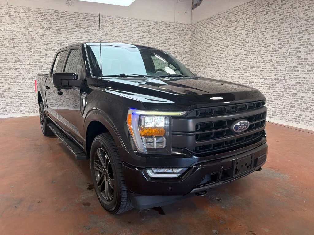 Used 2022 Agate Black Metallic Ford Lariat image 9