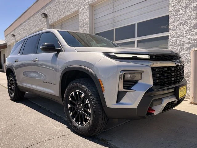 Used 2025 Gray Chevrolet Z71 image 10