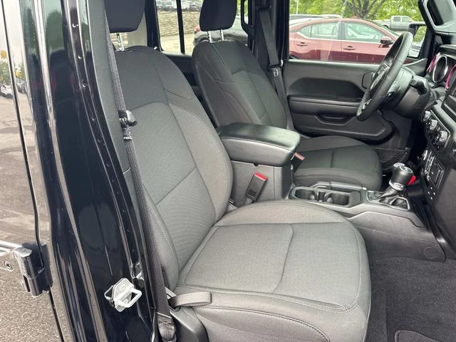 Used 2023 Black Jeep Sport S image 24