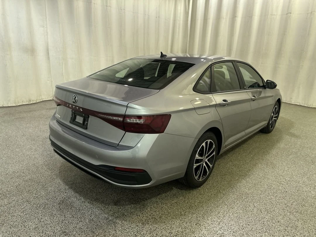 2026 Volkswagen Jetta Sport - Photo 8